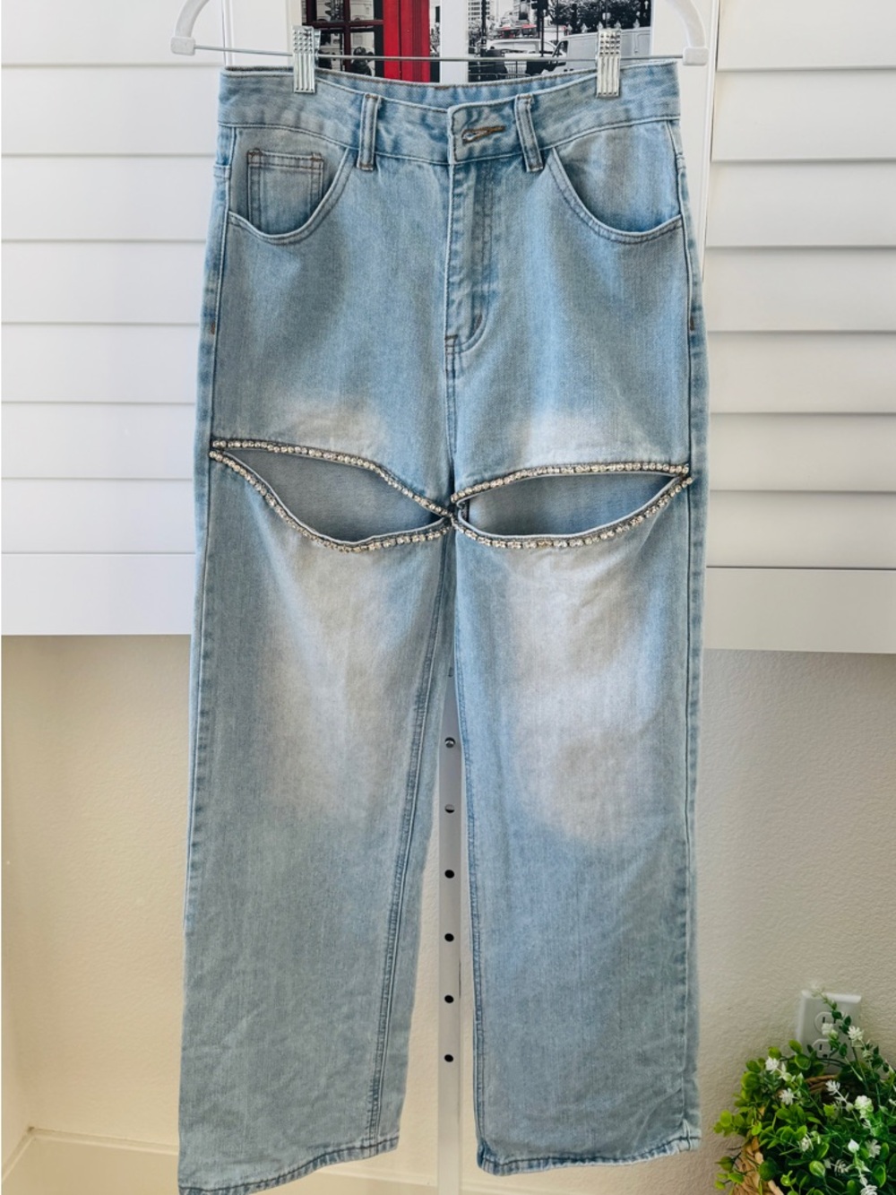 Aaron & Amber. Size S. Light Blue Rhinestone Cutout Straight-Leg Jeans